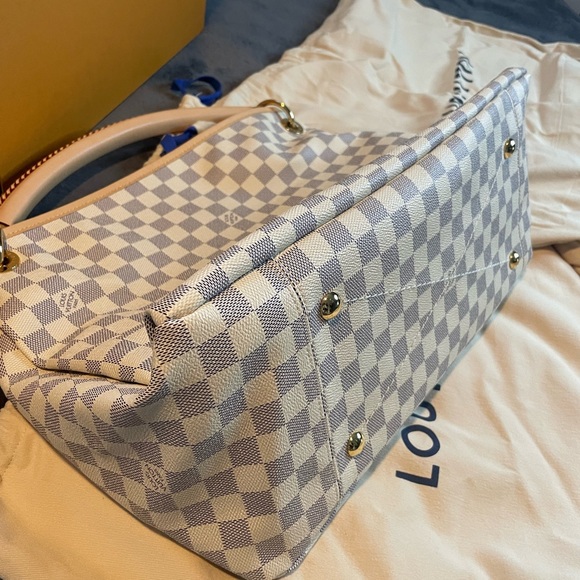 LOUIS VUITTON
DAMIER AZUR ARTSY MM - Brand New Never Used - Picture 6 of 16
